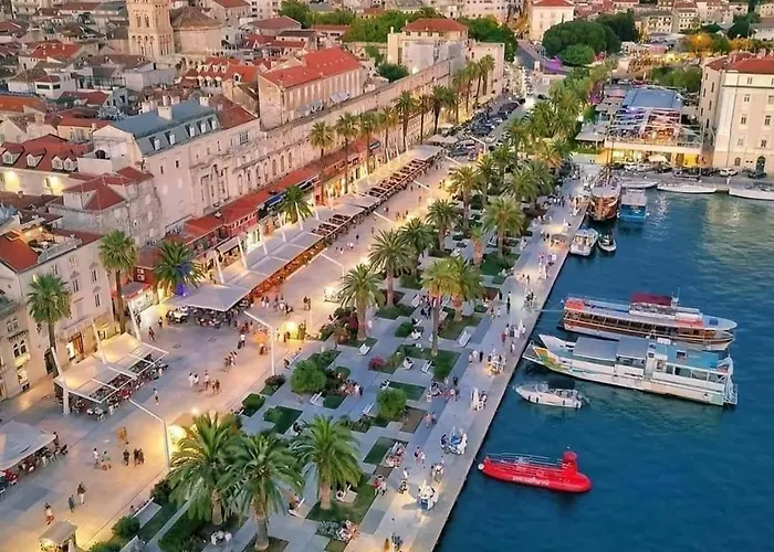 Viking - In The Old Town Of Apartamento Split